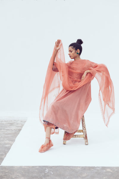 Coral zari butti dupatta
